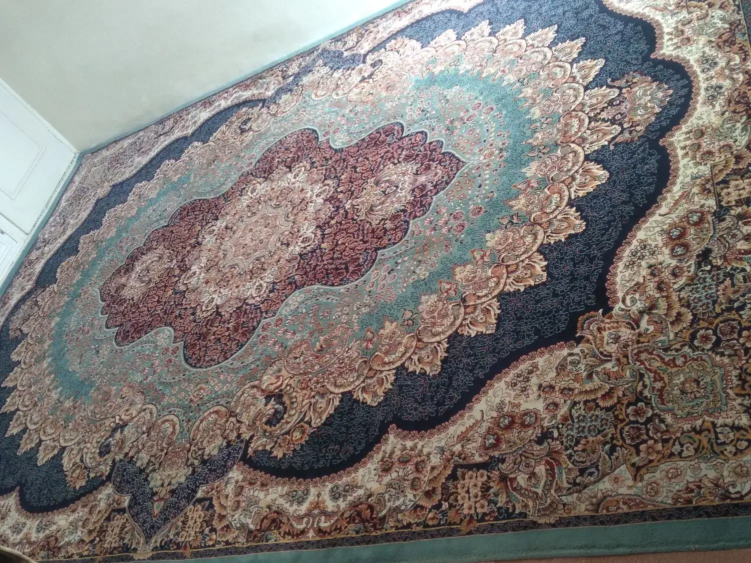 یک تخته فرش ۹ متری ۷۰۰ شانه تراکم ۲/۵۵۰|فرش|ری, ظهیرآباد|دیوار