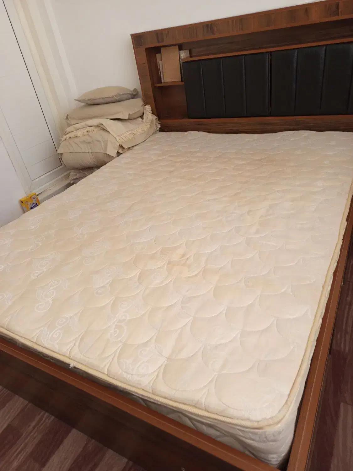 تشک دونفره|تشک تختخواب|بشاریات, |دیوار