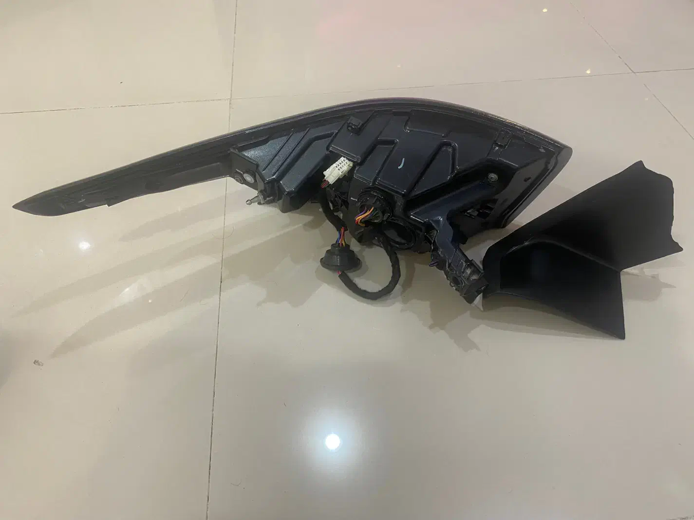 چراغ fxعقب روی گلگیر سمت شاگرد|قطعات یدکی و لوازم جانبی|بندرعباس, |دیوار