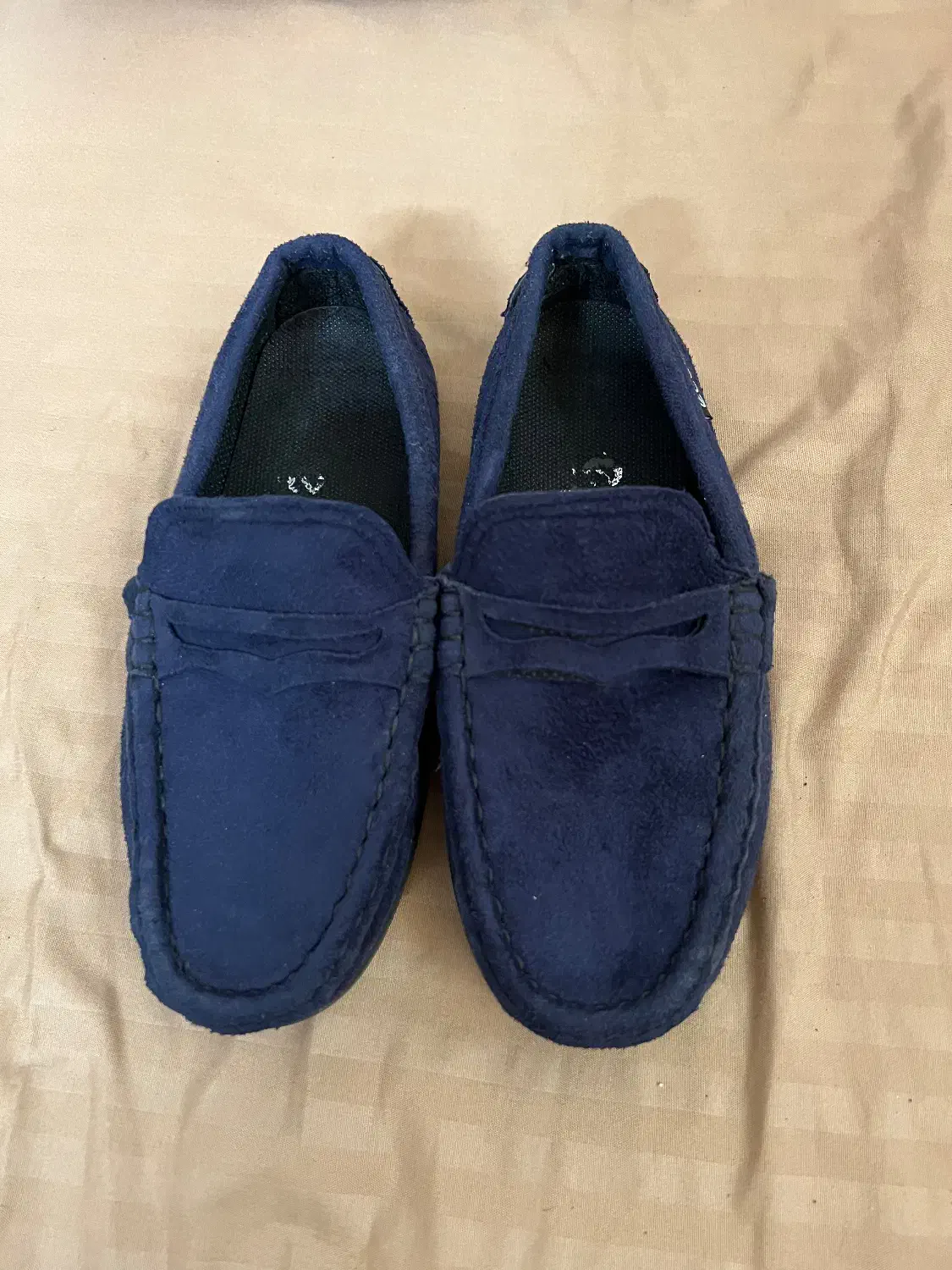 کفش بچگانه چندجفت و سایز مختلف|کفش و لباس بچه|مشهد, کوه سنگی|دیوار