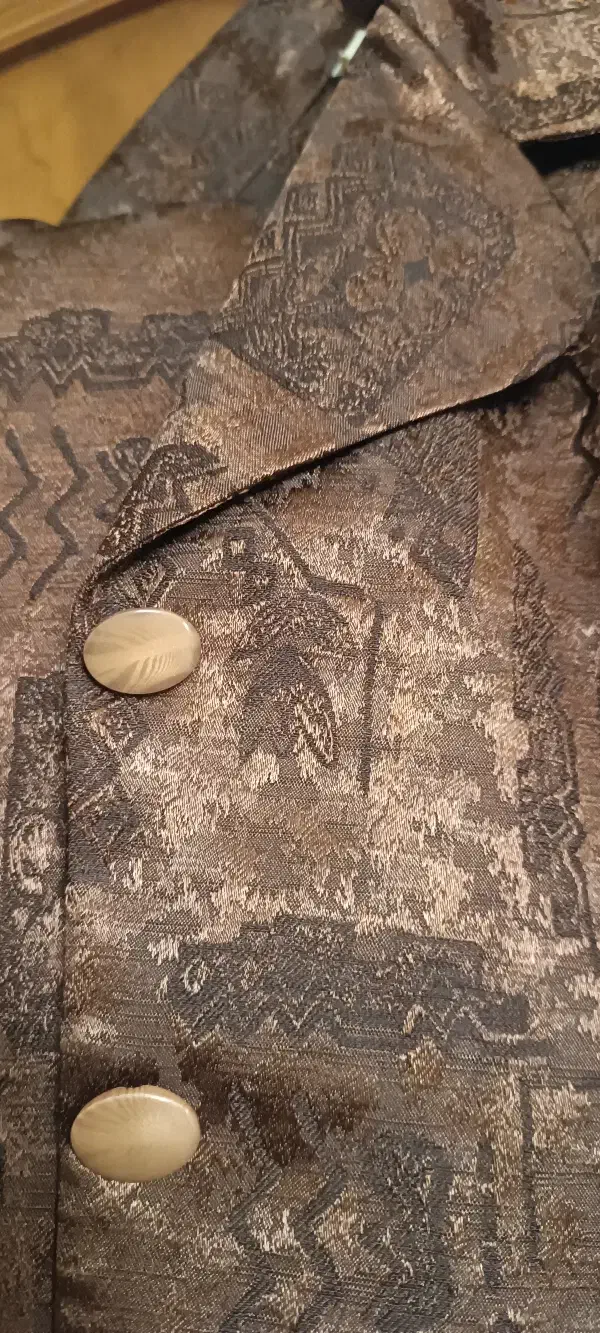 لباس|لباس|تربتحیدریه, مظفریه|دیوار