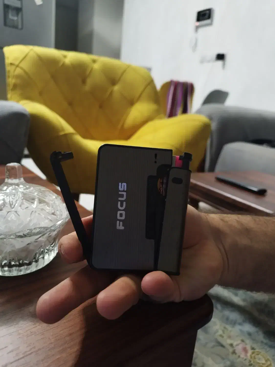 جاسیگاری همراه با جای فندک فوکوس|فعالیت داوطلبانه|لاهیجان, شهید آوینی|دیوار