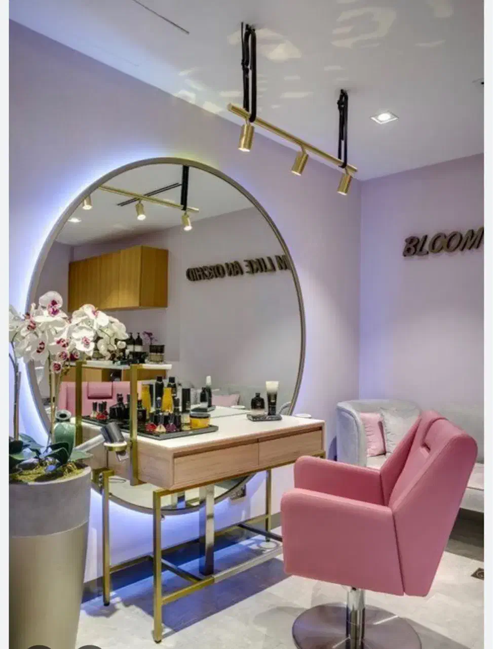 استخدام در ارایشگاه زنانه مخصوصا اصلاح کار ماهر|استخدام درمانی، زیبایی، بهداشتی|جیرفت, |دیوار