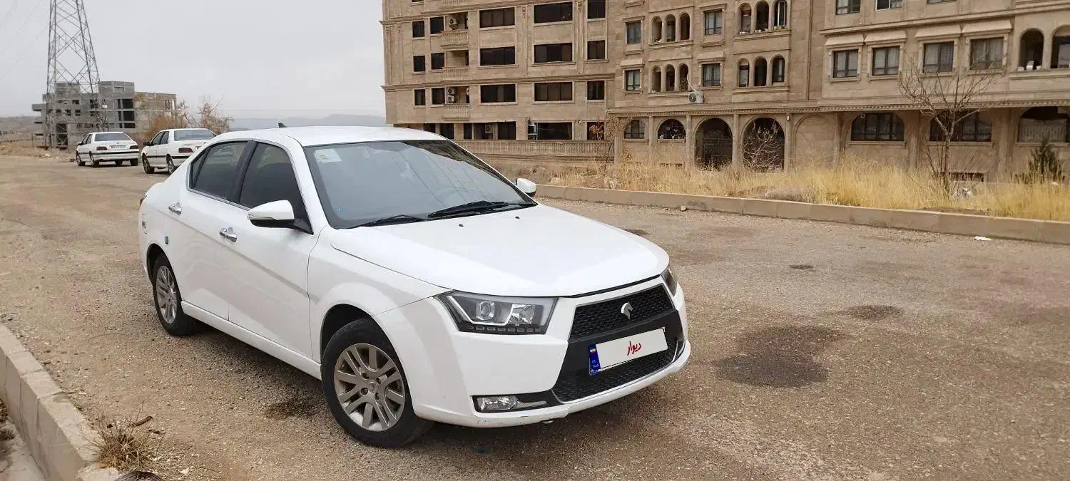 دنا پلاس تیپ 2 دنده ای سفید|خودرو سواری و وانت|شیراز, شهرک برف فروشان|دیوار