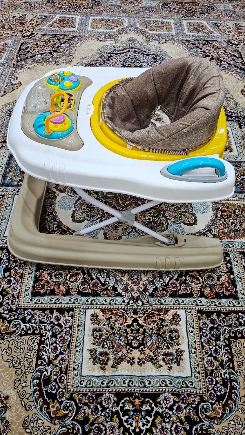 رورودک در حد نو|کالسکه و لوازم جانبی|شیراز, نیستان|دیوار