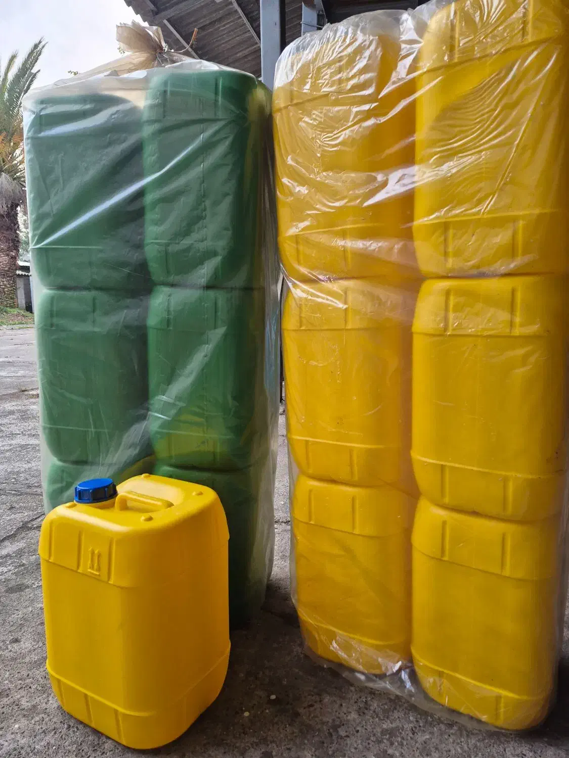 بطری۲۰ لیتری در رنگ های مختلف و بی رنگ مواد نوع|عمده‌فروشی|رشت, بازار|دیوار