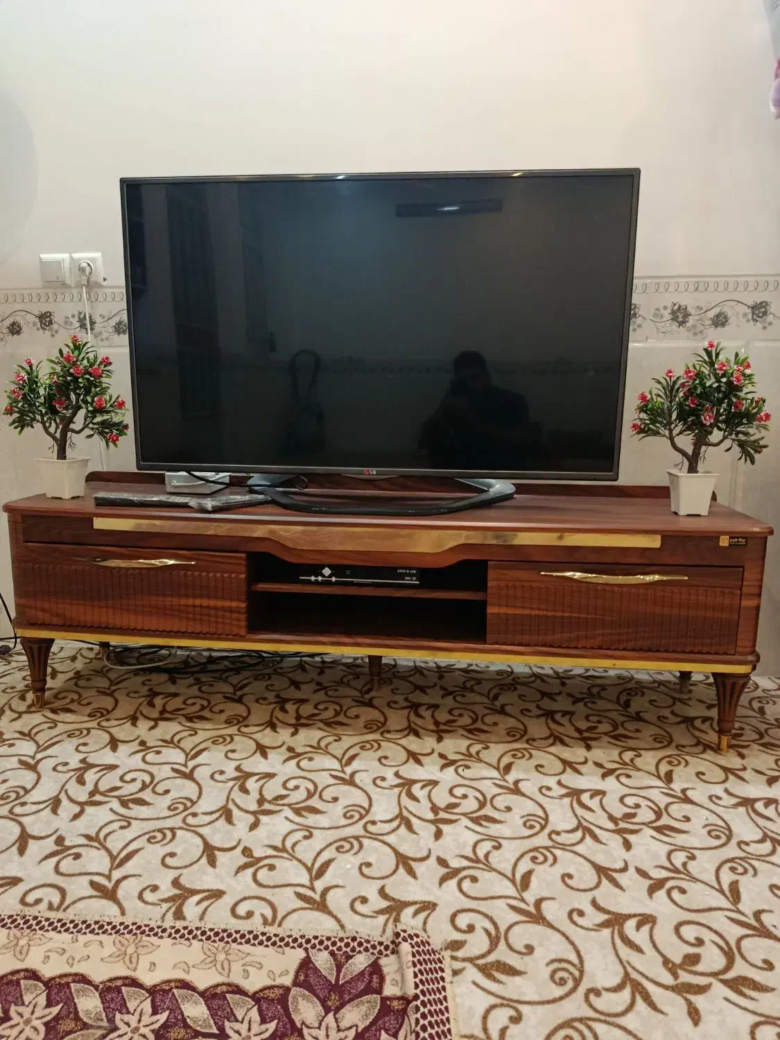 کنسول آرایشی و میز تلویزیون|میز تلویزیون|یزد, |دیوار