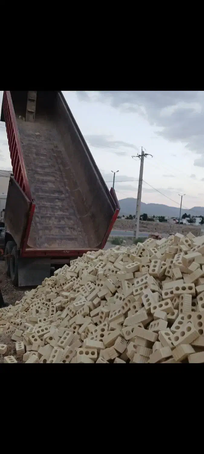 آجر سه گل یزد/فروش چکی/زمین مسکن|مصالح و تجهیزات ساختمان|آباده, |دیوار