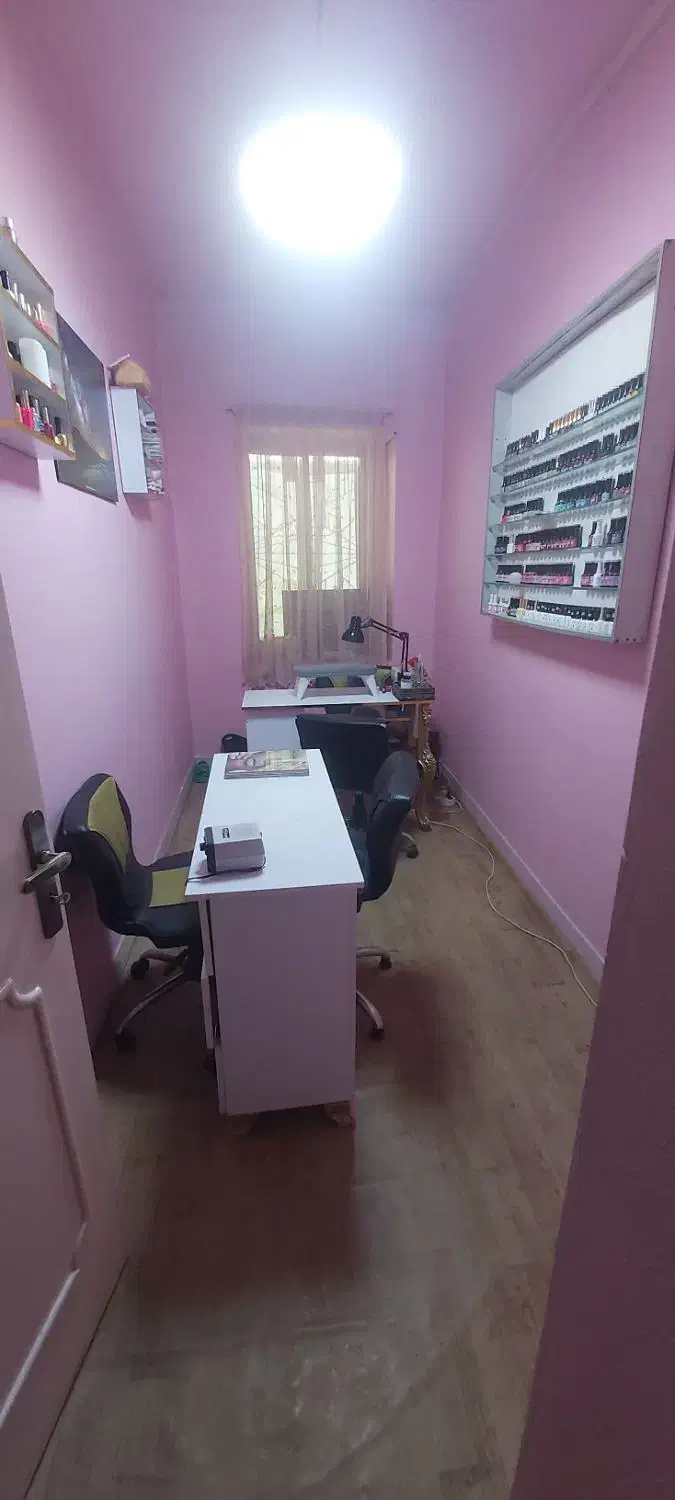 اجاره میز ناخن و تخت مژه و فشیال|اجارهٔ دفتر کار، اتاق اداری، مطب|تهران, حشمتیه|دیوار