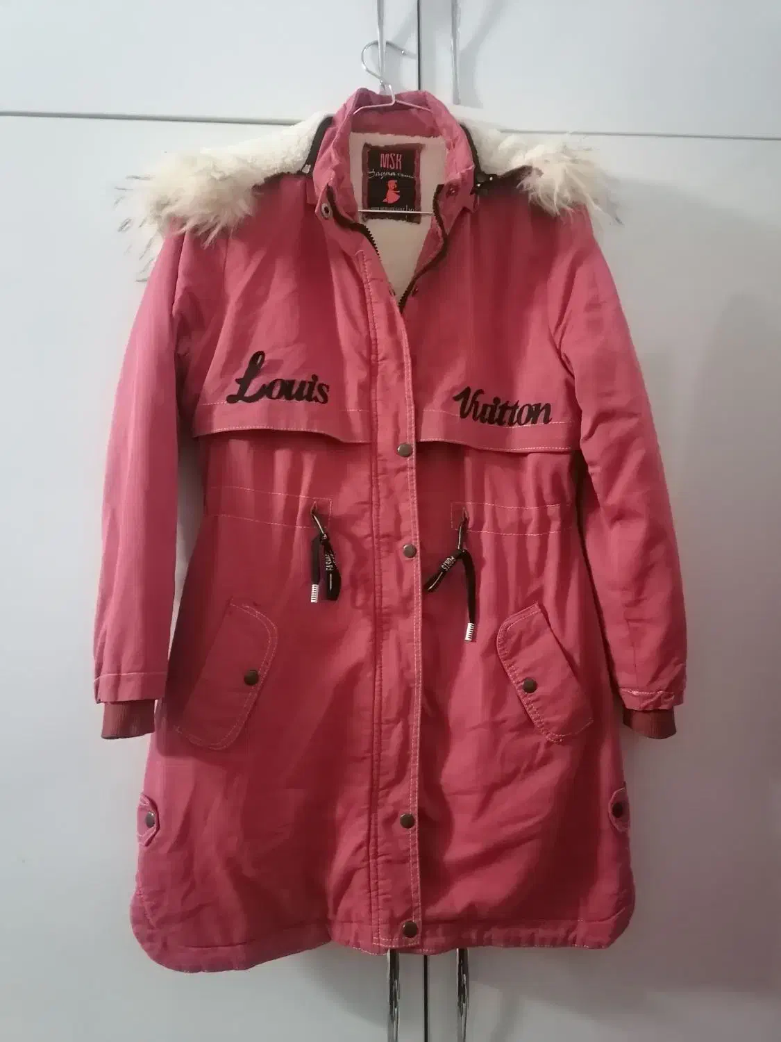 تعدادی کاپشن و مانتو و غیره همگی تمیز سالم|لباس|سبزوار, ولیعصر (نجار آباد)|دیوار