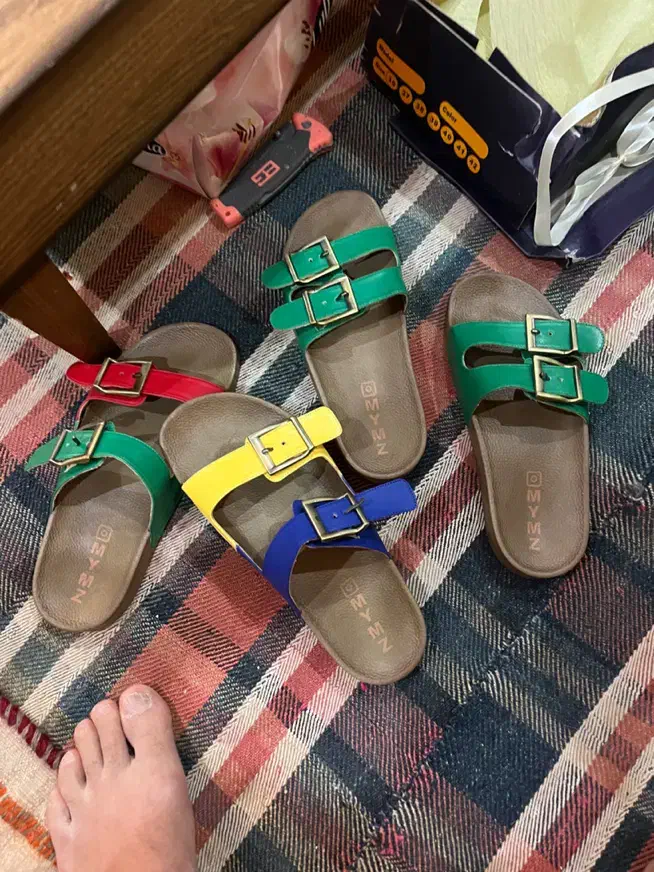 صندل ۱۶ جفت|کیف، کفش، کمربند|قشم, |دیوار