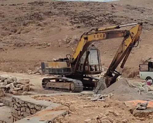 بیل کوماتسو زنجیری ۲۰۰ خط۳|خودرو سنگین|مسجد سلیمان, |دیوار