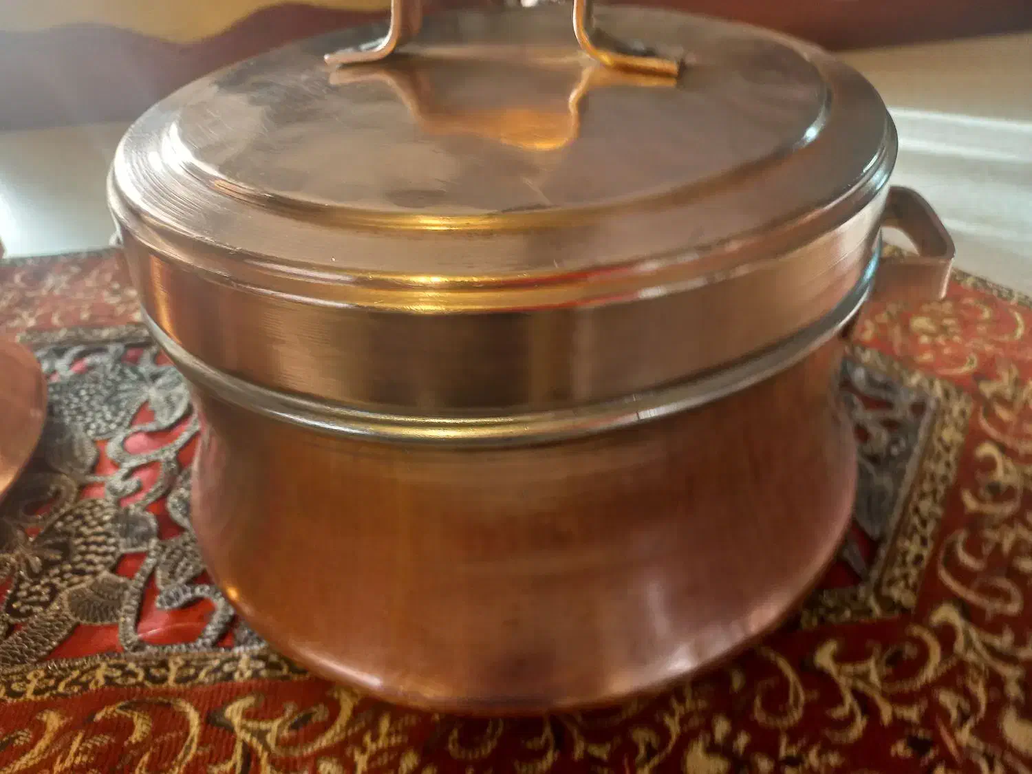 دوعددقابلهمسیقدیمیوسفیدشده|ظروف پختوپز|اصفهان, خواجو|دیوار