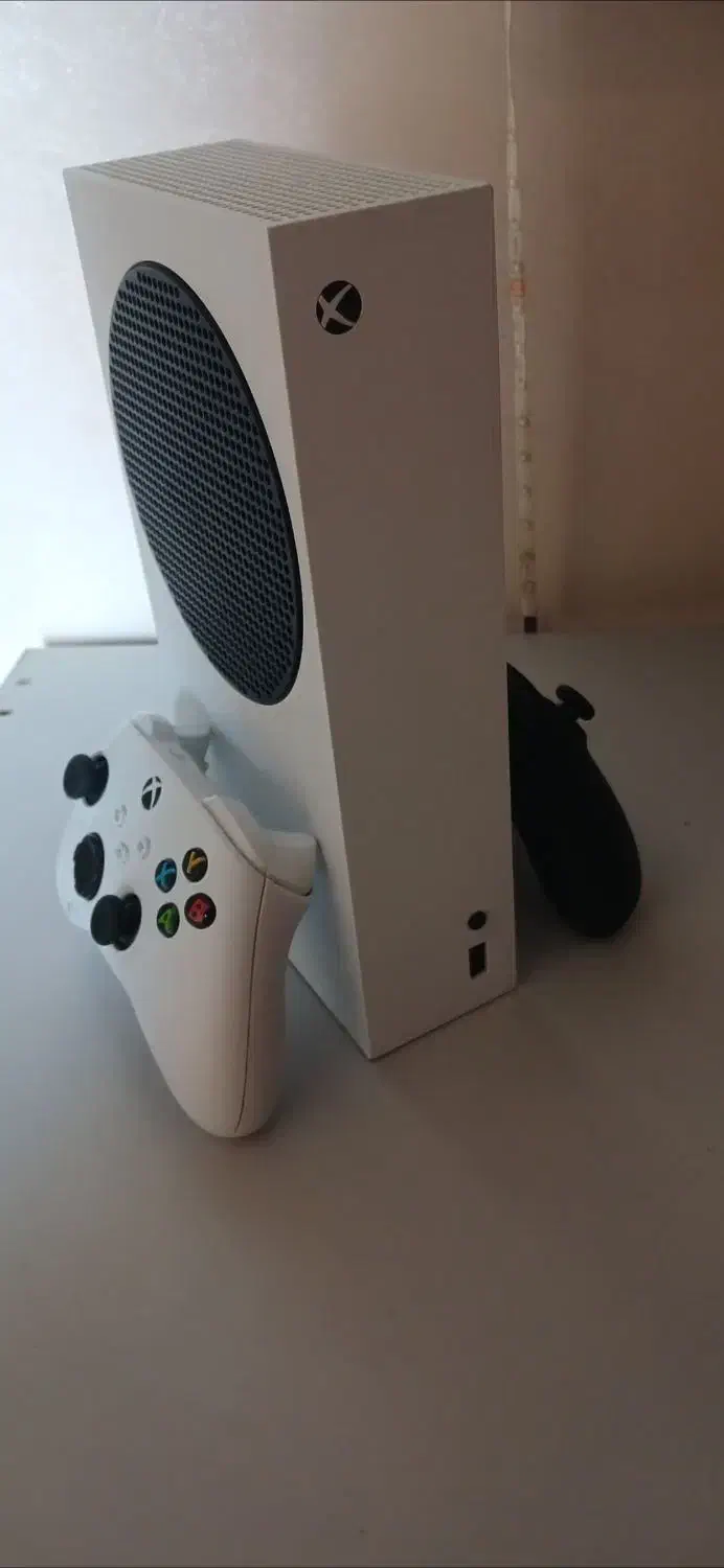 ایکس باکس سری اس (۶ ماه استفاده شده)|کنسول، بازی ویدئویی و آنلاین|صومعهسرا, |دیوار