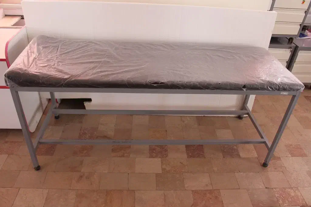 تخت تزریقات|آرایشگاه و سالنهای زیبایی|الوند, |دیوار