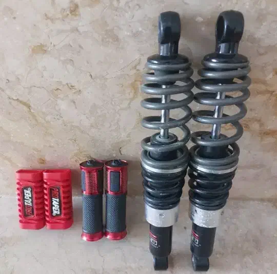 فروش لوازم زیاد اسپرت هوندا (لطفاً عکسارو ورق بزن)|قطعات یدکی و لوازم جانبی|یزد, |دیوار