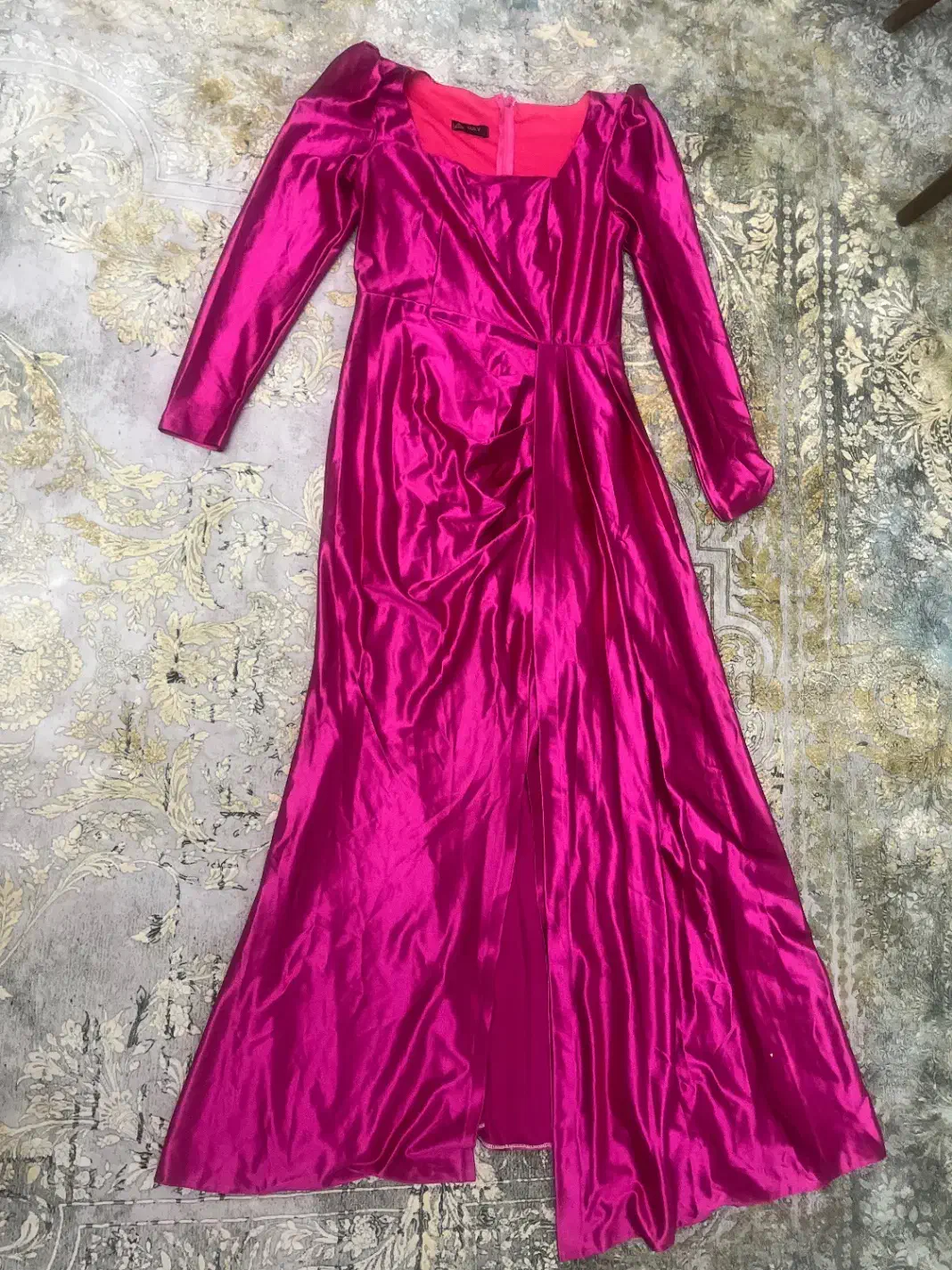 لباس مجلسی|لباس|لاهیجان, کوی خزر|دیوار