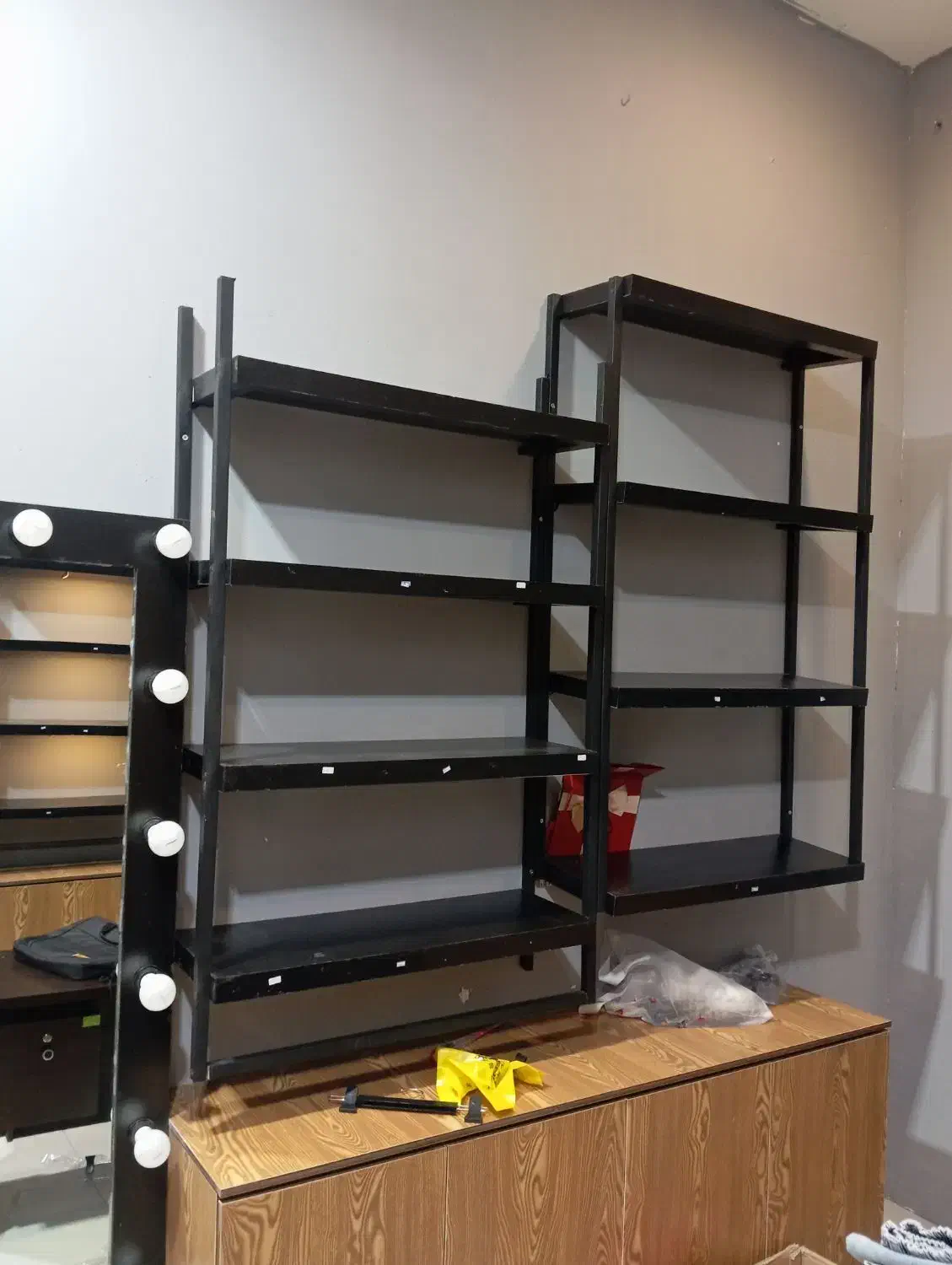 دکور مغازه ام دی آف (قفسه و کمد)|فروشگاه و مغازه|بم, |دیوار