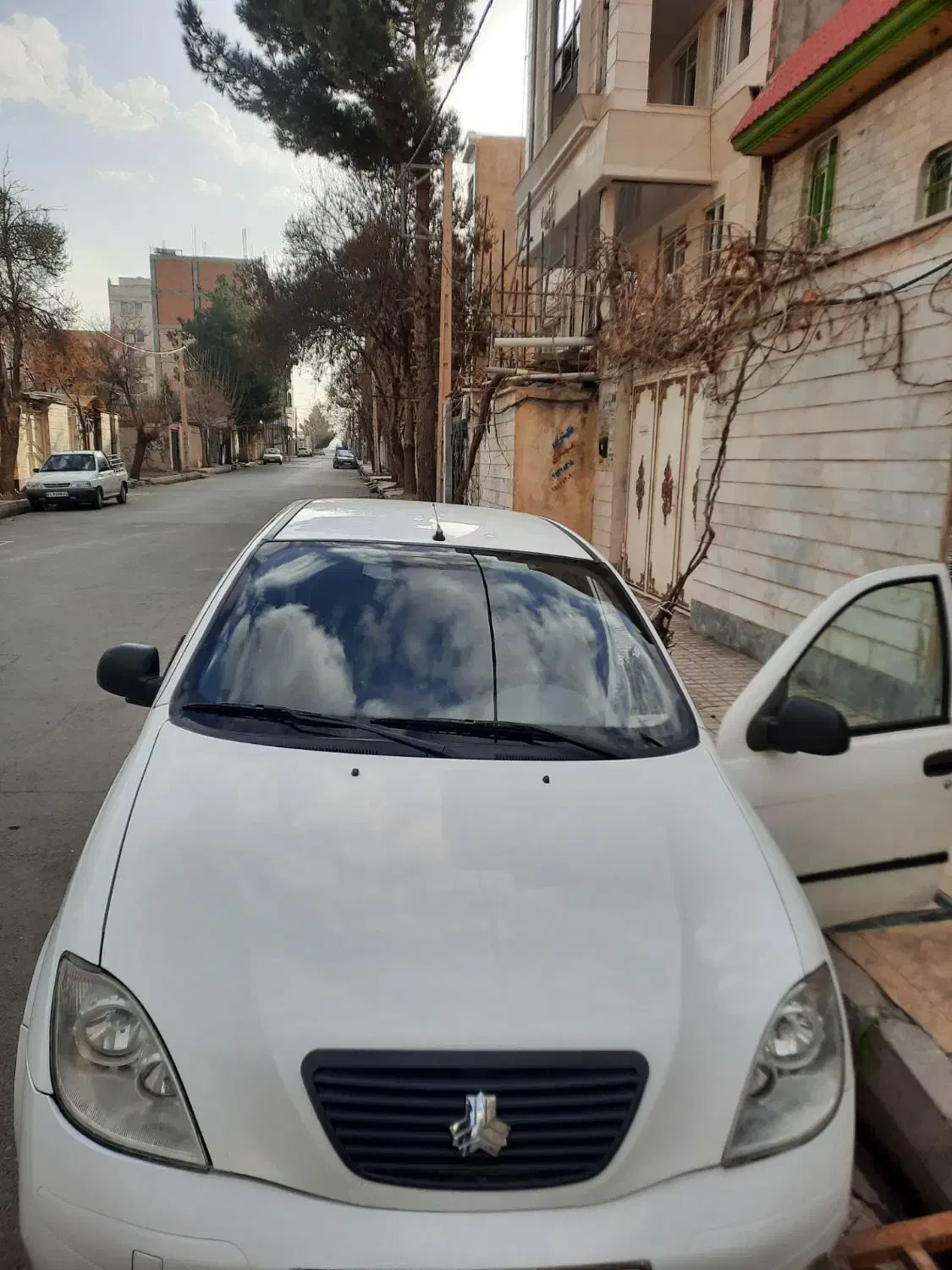 تیبا ۲ مدل ۹۸|خودرو سواری و وانت|هشتگرد, شهرک راه آهن|دیوار