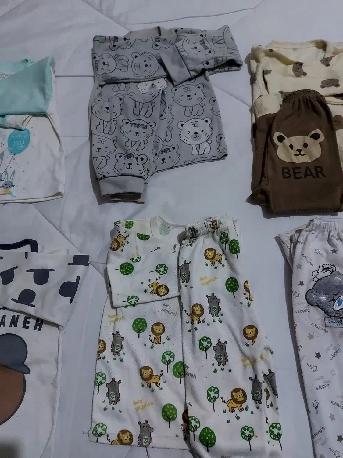 تعدادی لباس نوزادی سایز یک ب بالا|کفش و لباس بچه|کرمان, |دیوار