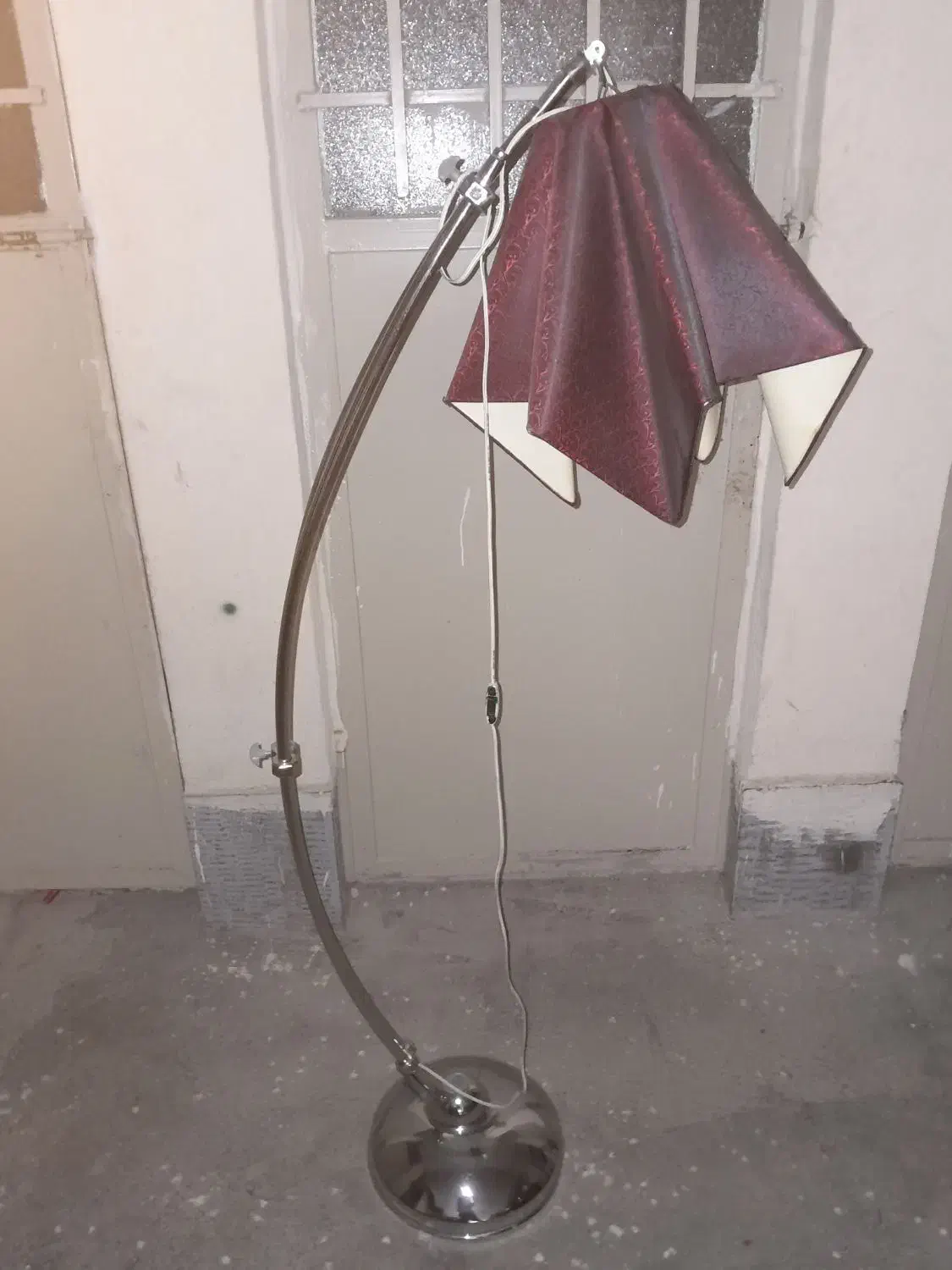 آباژور ایستاده شیک300 کمد بوفه آینه ای جادار300|چراغ خواب و آباژور|کرمانشاه, |دیوار