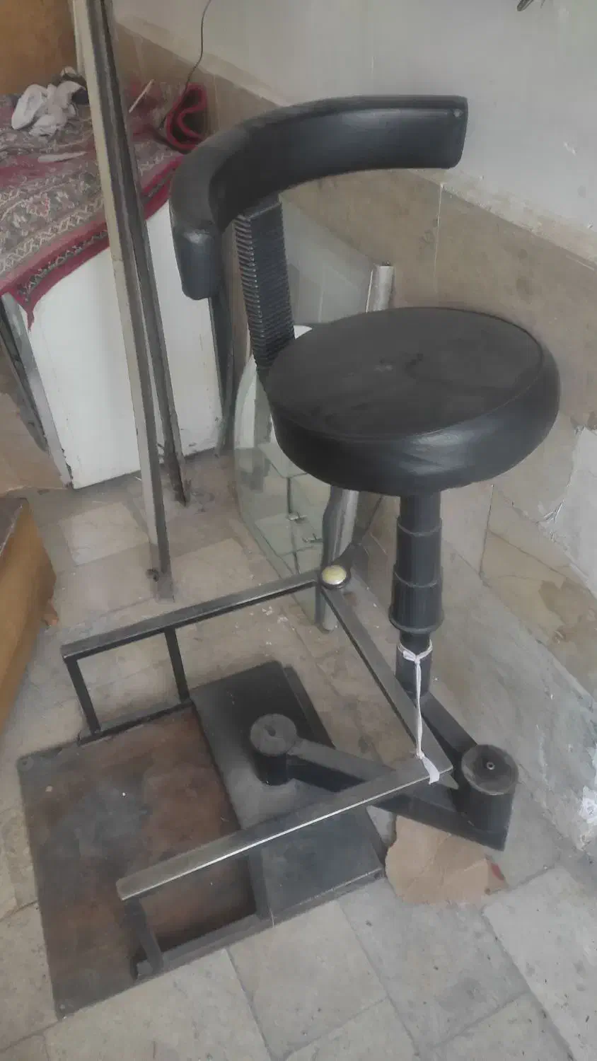 صندلی کار آرایشگر|آرایشگاه و سالنهای زیبایی|مشهد, ابوذر|دیوار