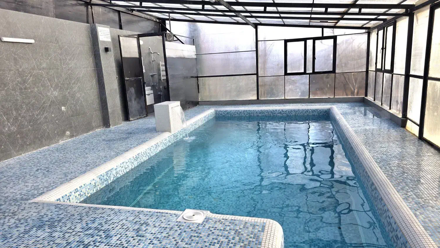 اجاره باغ ویلای استخر آبگرم صدرا مستقیم از مالک|اجارهٔ کوتاه‌مدت ویلا و باغ|شیراز, باغشهر اهل بیت|دیوار