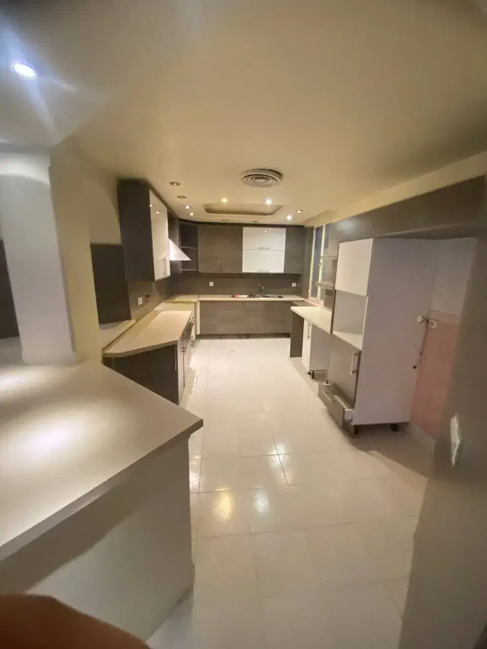 میرداماد شمالی ۲۰۰متر سه خوابه