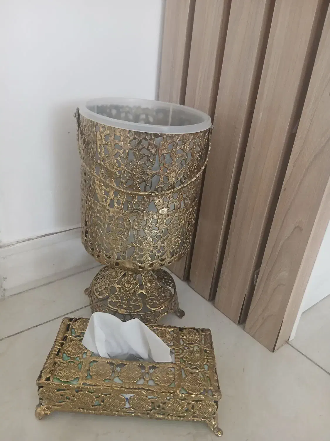 جا دستمال کاغذی و سطل برنز|کلکسیون اشیاء عتیقه|کرمانشاه, |دیوار