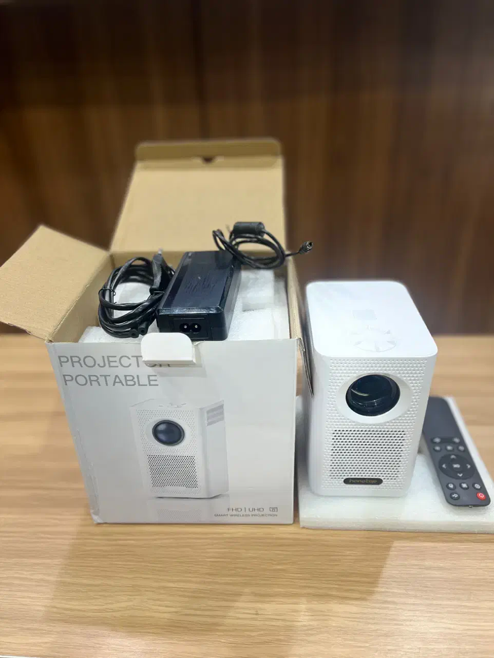 ویدیو پرژکتور پرتابل بدون نیاز به پرده v|تلویزیون و پروژکتور|تهران, فلسطین (میدان انقلاب)|دیوار