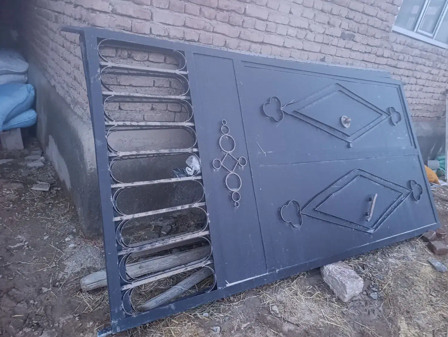 درب بزرگ و سنگین  حیاط یا گاراژ فلزی|مصالح و تجهیزات ساختمان|بناب, |دیوار