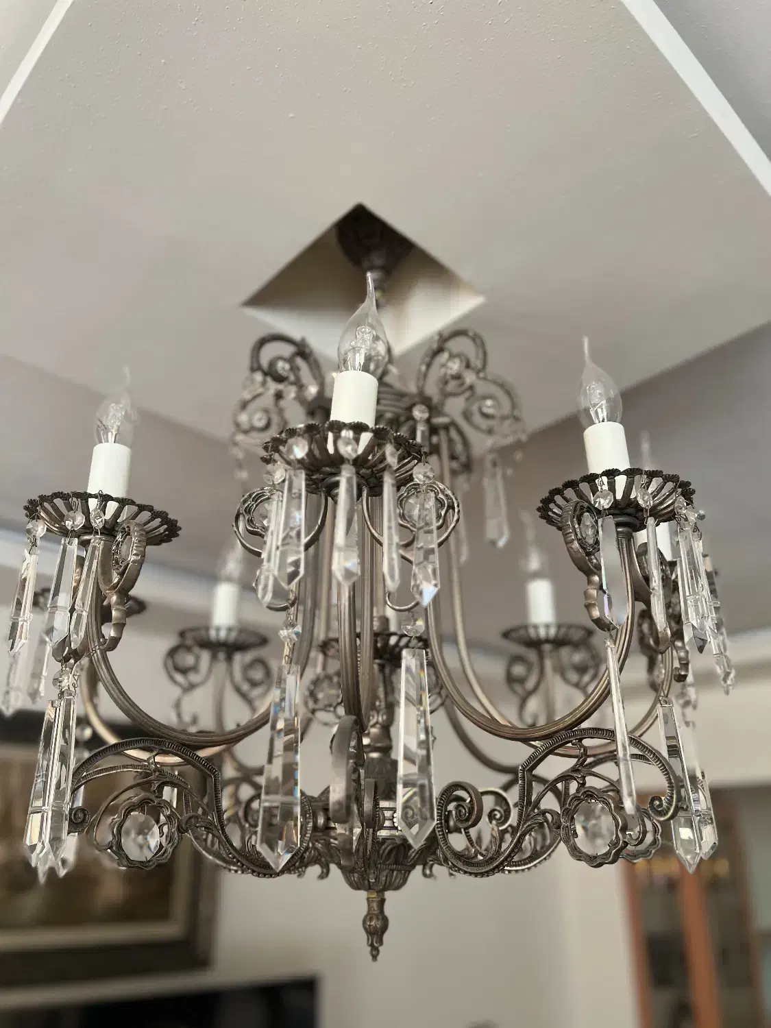 لوستر ۸ شعله در حد نو ایتالیایی|لوستر و چراغ آویز|اصفهان, باغ کاران|دیوار