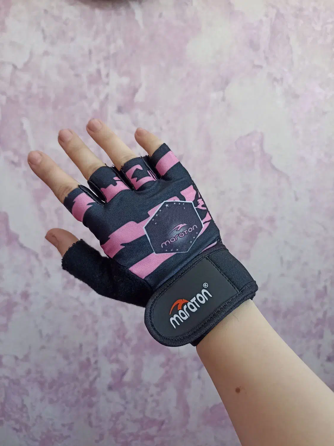 دستکش ورزشی باشگاه و قمقمه آب،شیکر ورزشی|تجهیزات ورزشی|تهران, جوادیه|دیوار