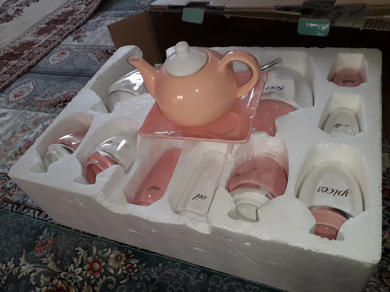 یه دست پا سماوری‌ با قوری  نو|ظروف سرو و پذیرایی|بروجرد, |دیوار