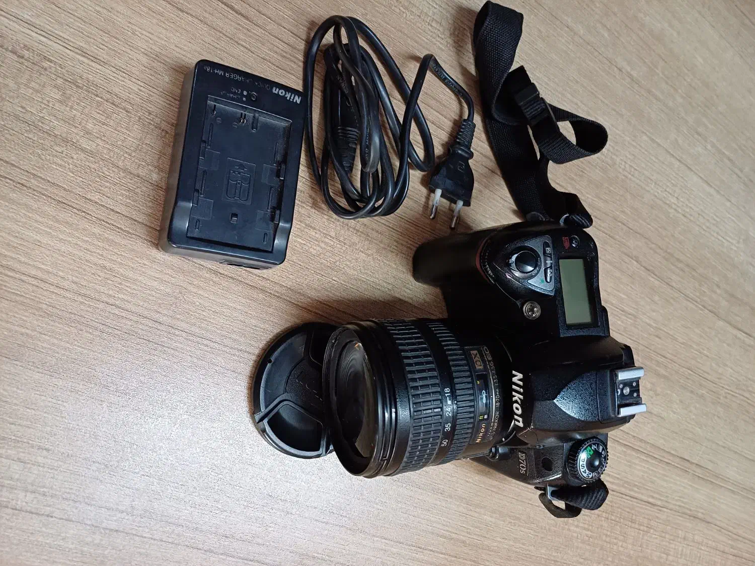 دوربین عکاسی نیکون|دوربین عکاسی و فیلم‌برداری|اصفهان, باغ زیار|دیوار