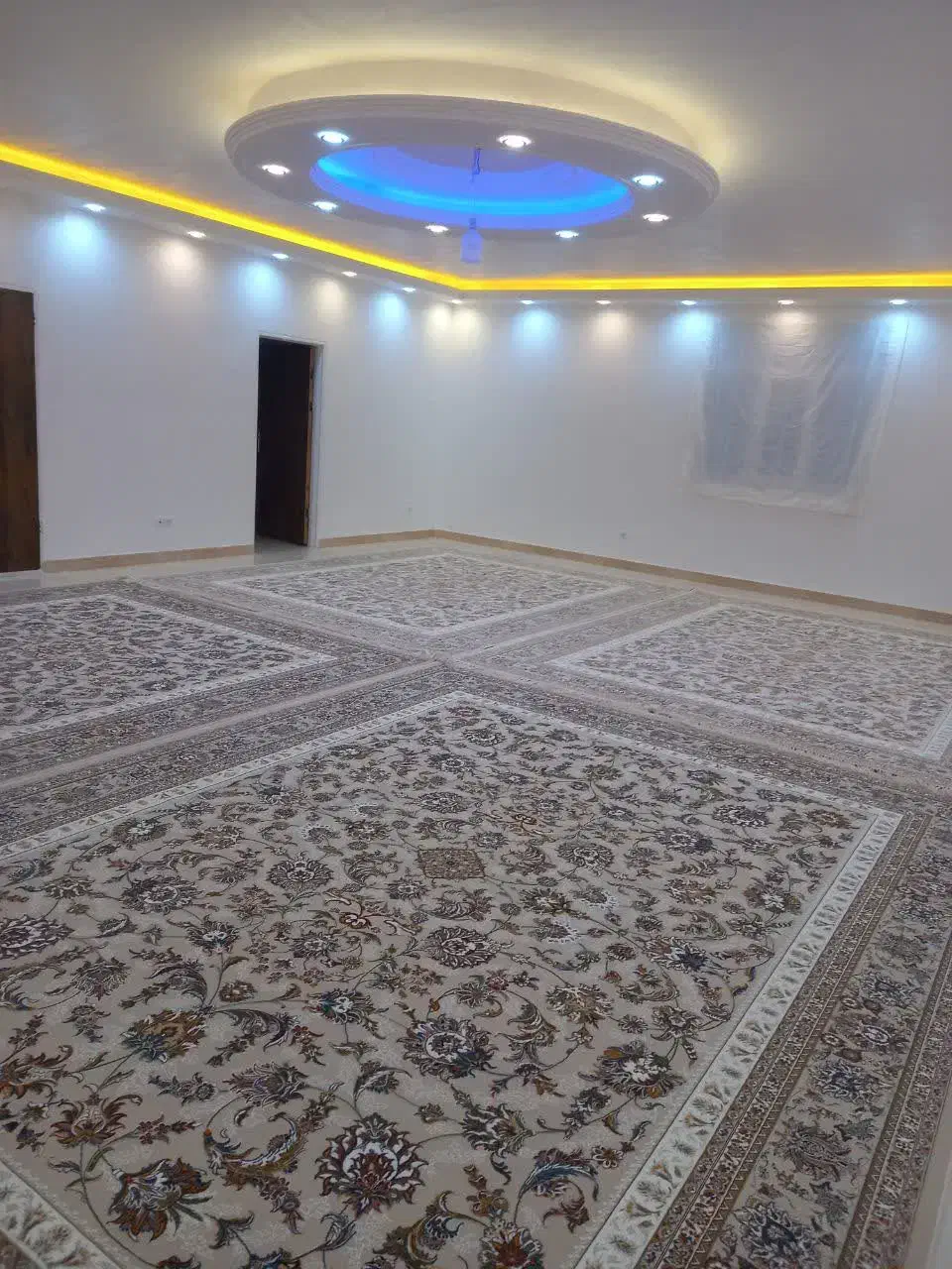 فرش ماشینی گل برجسته|فرش|اراک, |دیوار