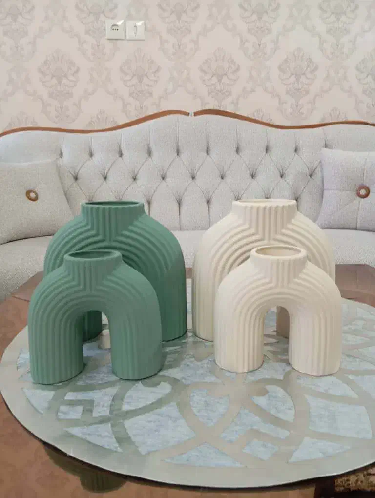 به چندنفر نیروی کار. نیازمندیم|استخدام خدمات فروشگاه و رستوران|لالجین, |دیوار