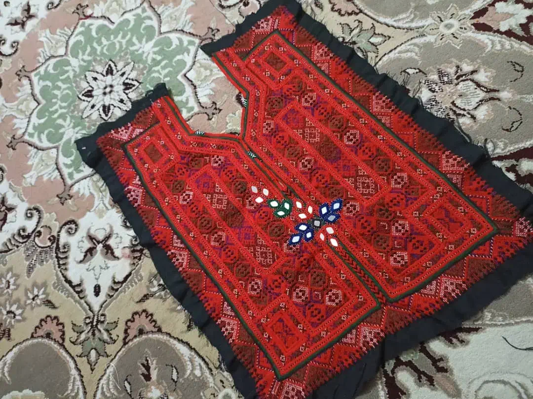 زی آستین|لباس|سراوان, |دیوار