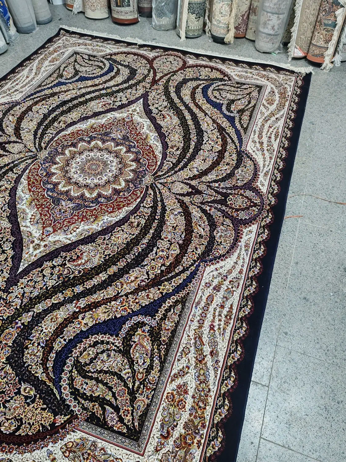 2تخته فرش 9متری در حد نو 1000شانه قیطران|فرش|قم, نیروگاه|دیوار