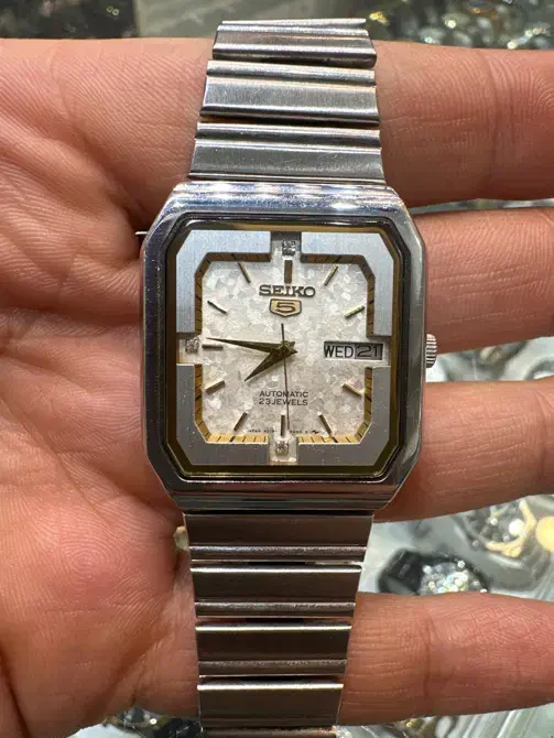 سیکو ۵ چارگوش خاص|ساعت|شیراز, شاهچراغ|دیوار