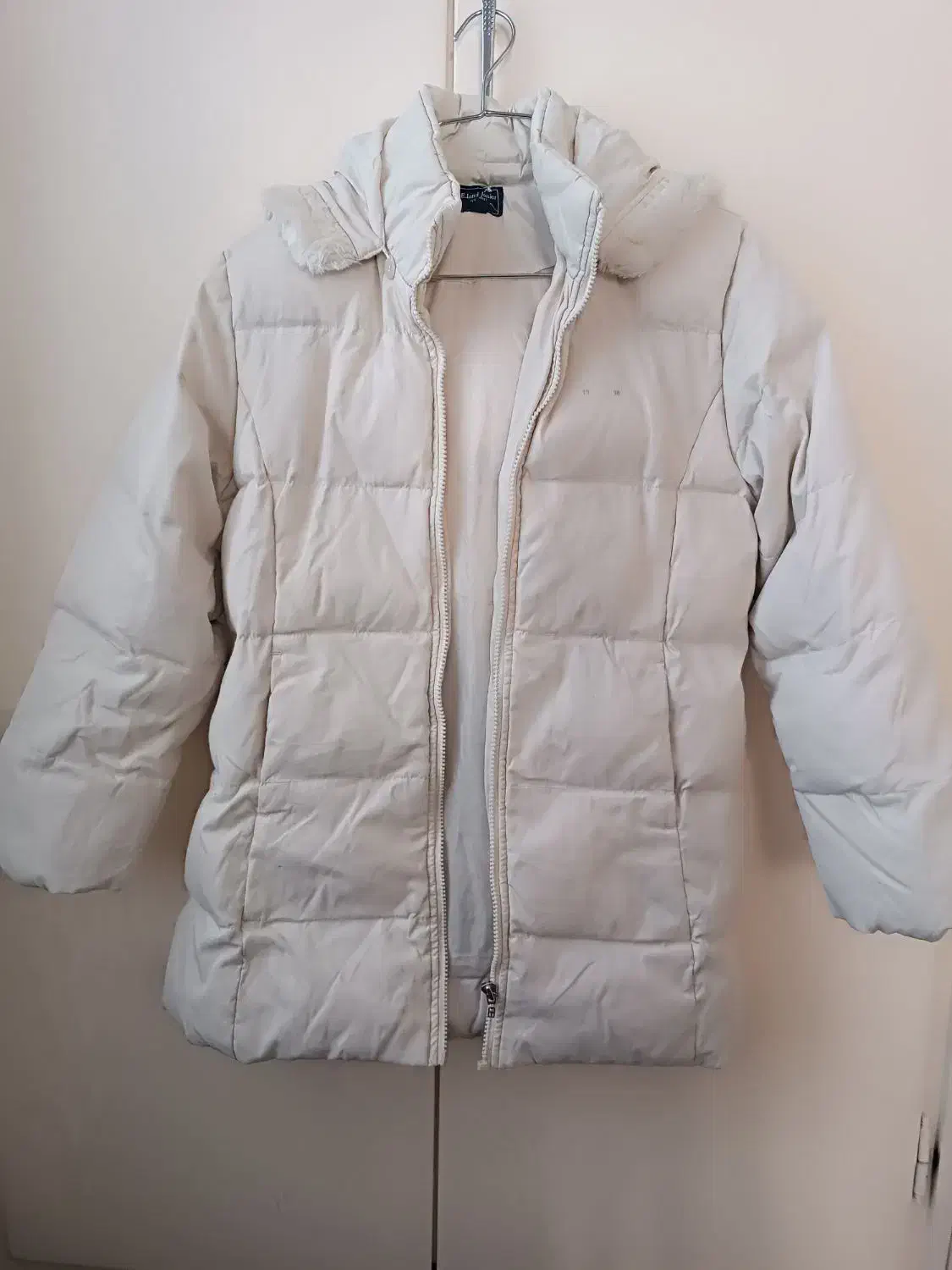 کاپشن|لباس|کردکوی, |دیوار