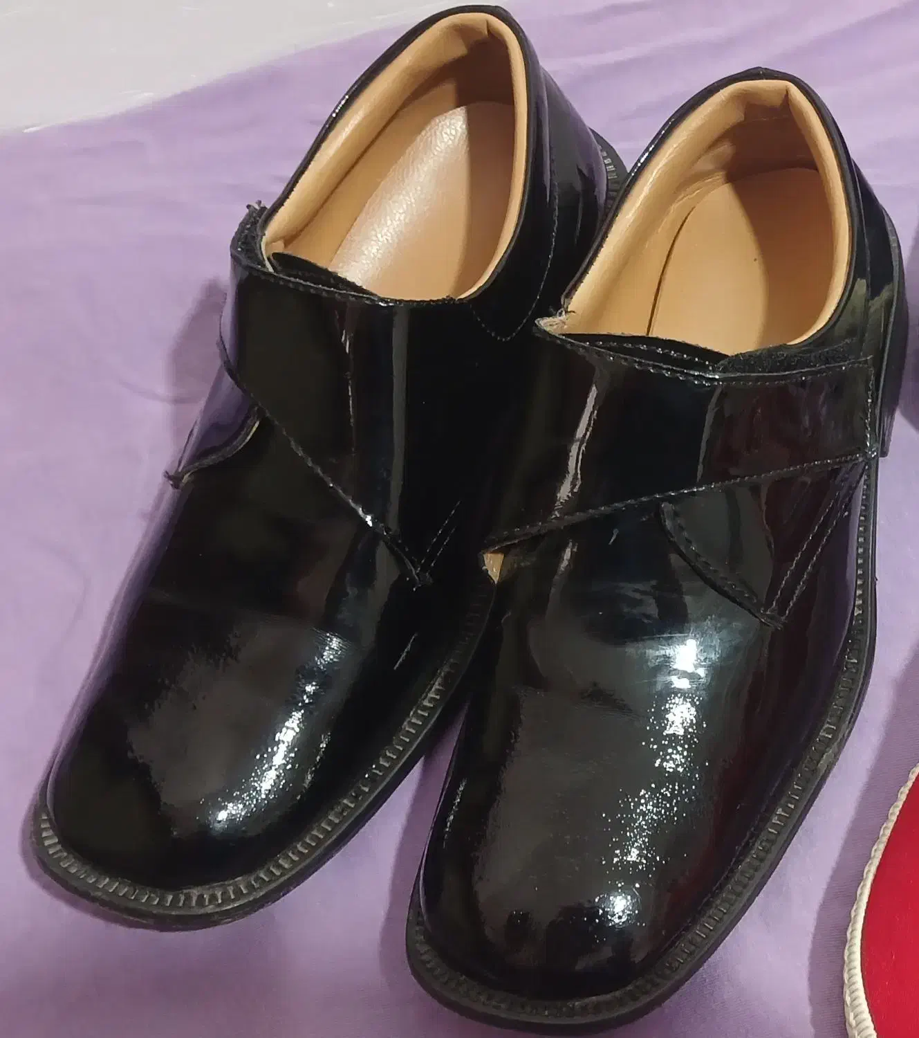 کفش پسرانه ورنی سایز ۳۲|کفش و لباس بچه|ساری, |دیوار