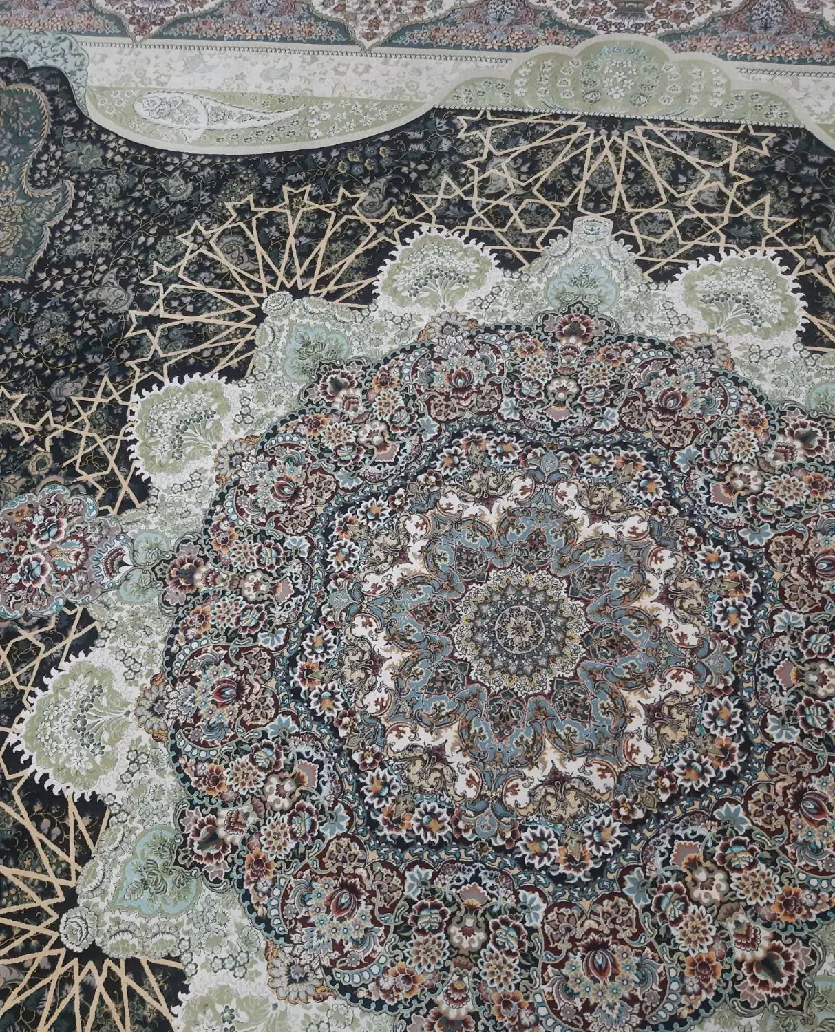 قالی ۱۲ متری|فرش|فیروزآباد (فارس), |دیوار