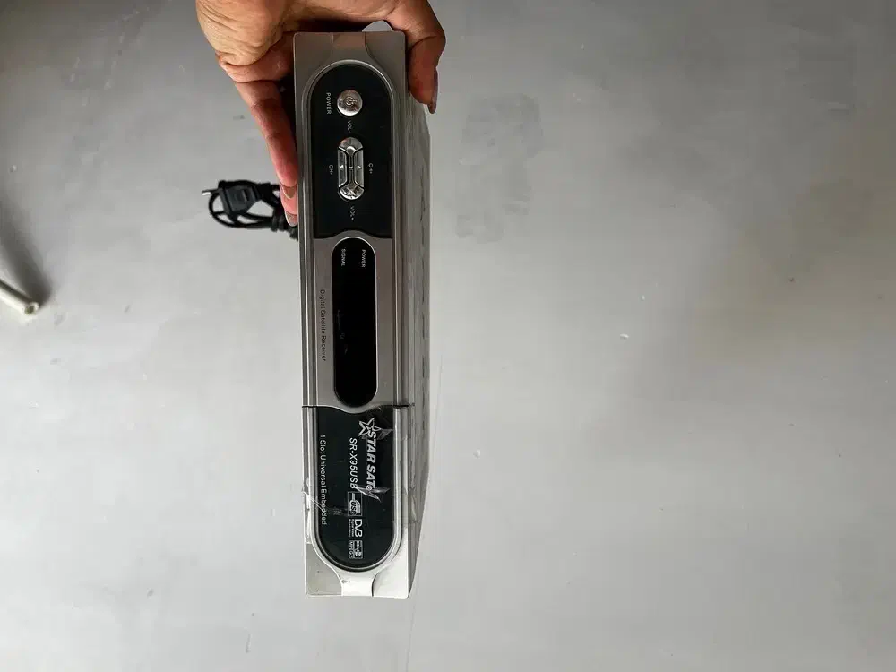 فرش تلویزیون ساعت سبزی خردکن|تلویزیون و پروژکتور|تاکستان, |دیوار