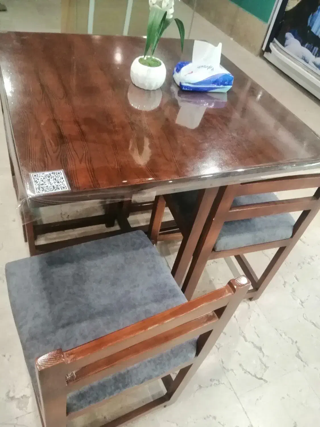 میز صندلی چوبی|کافیشاپ و رستوران|سبزوار, کاشفی شمالی (دادگستری)|دیوار