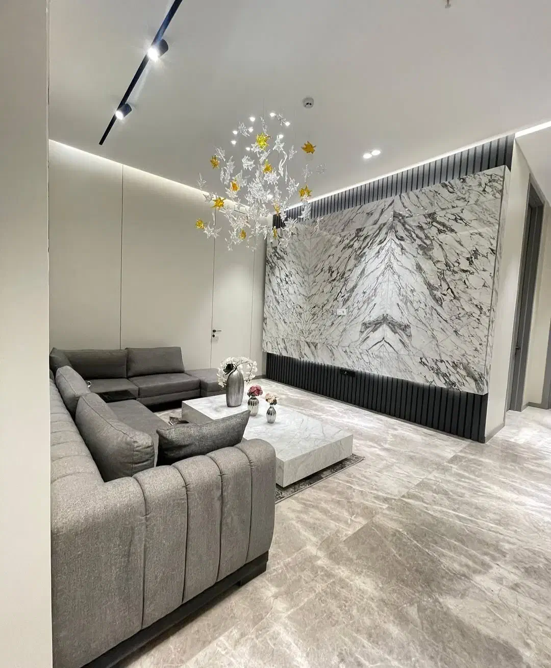 ۳۰۰متر * ۴ خواب * فول فرنیش * تک واحدی *اعیان نشین