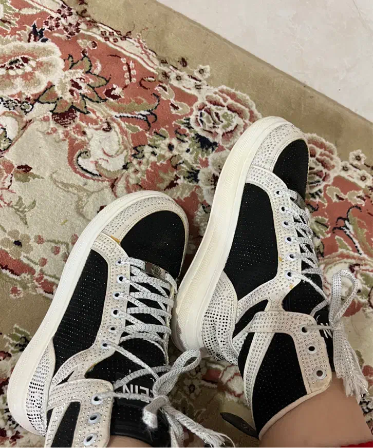 بوت|کیف، کفش، کمربند|سبزوار, قائم|دیوار