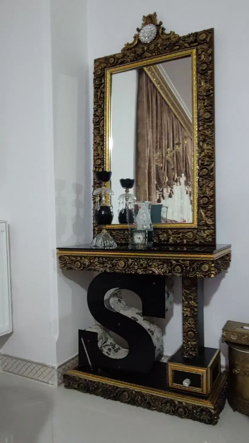 اینه|آینه|زرندیه, |دیوار