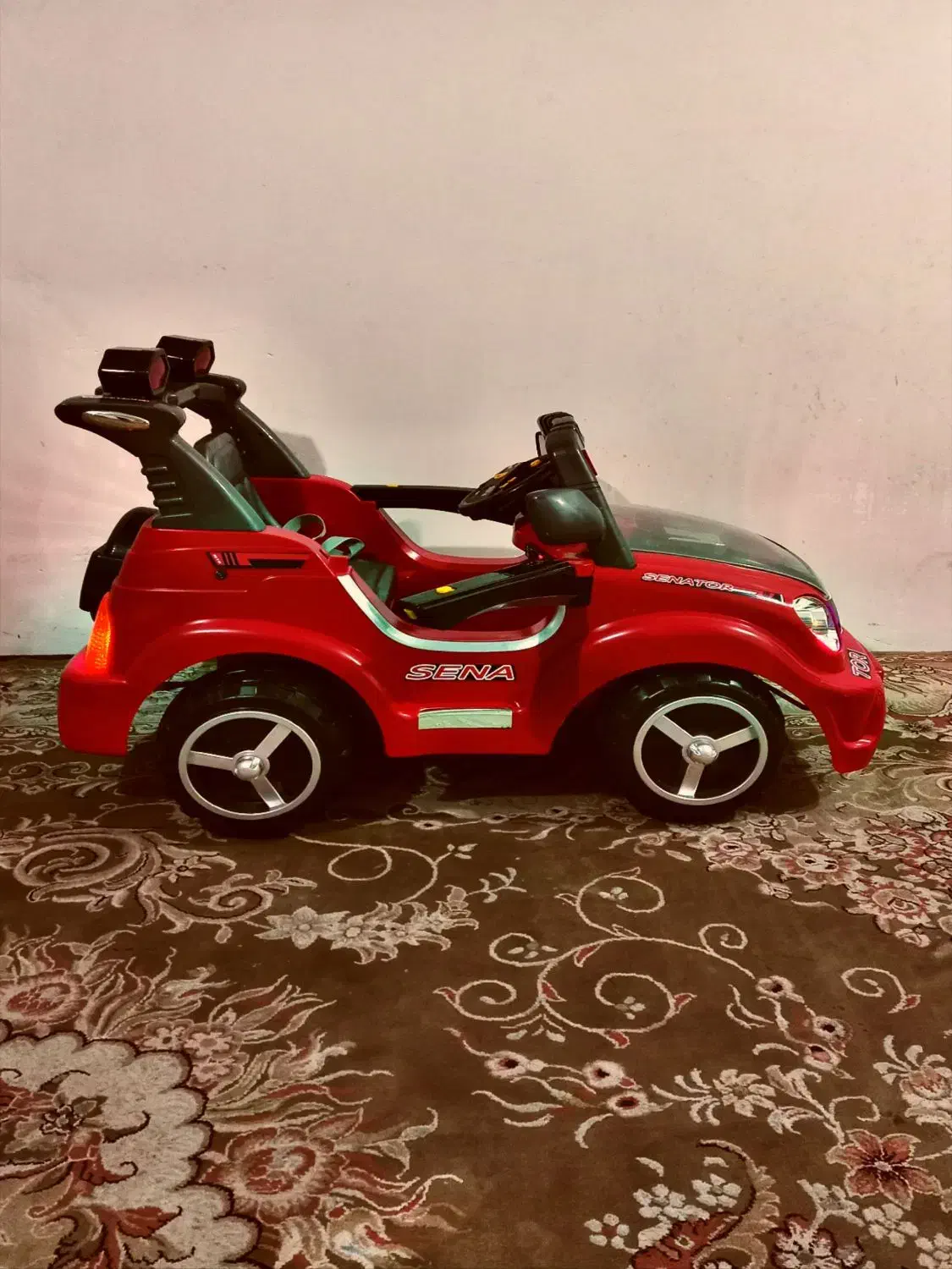 ماشین شارژی با چک و سفته تحمل وزن 70 کیلو|اسباببازی بچه|مشهد, شهرک مهر آباد|دیوار