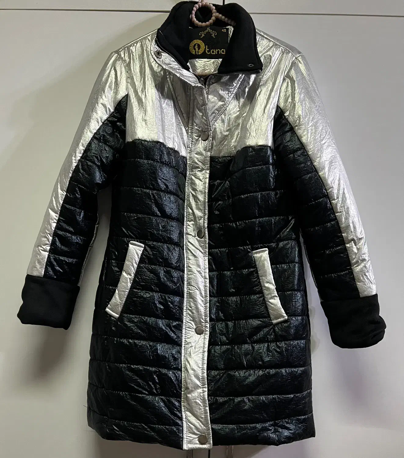 لباس بچگانه و بزرگسال|لباس|آستانه اشرفیه, |دیوار